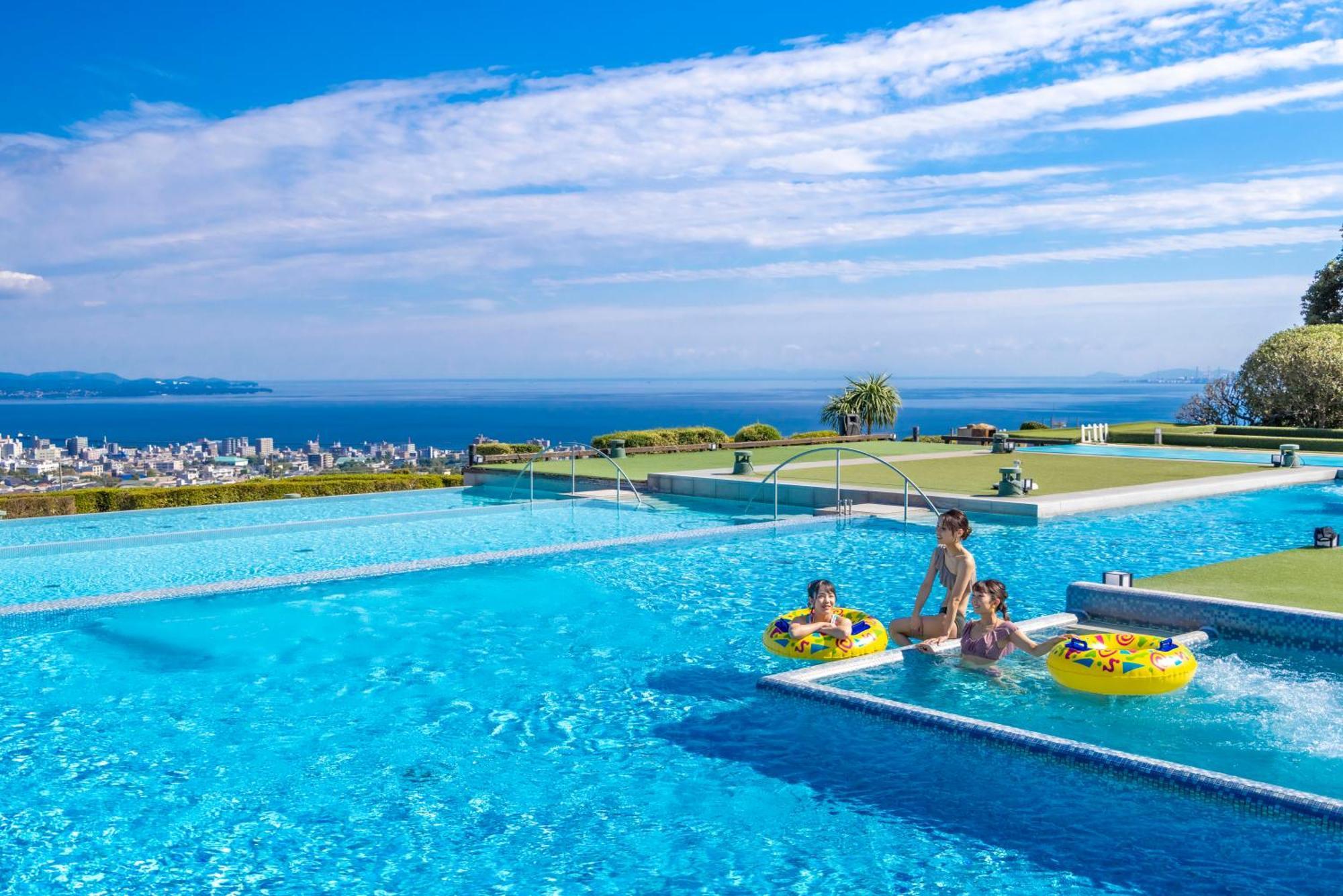 Suginoi Hotel 4*